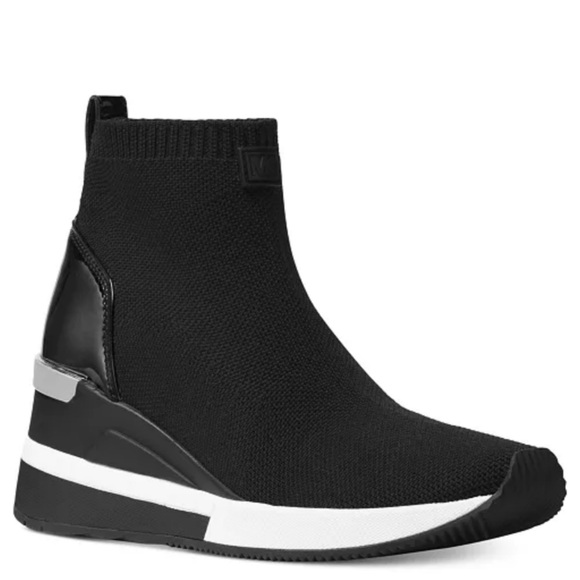 Michael Kors Skyler Bootie - Picture 1 of 7
